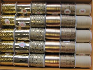 Cadeaulint 10mm x 10 meter goud kerst